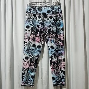 Evcr or Evolution and Creation Active Capri Leggin